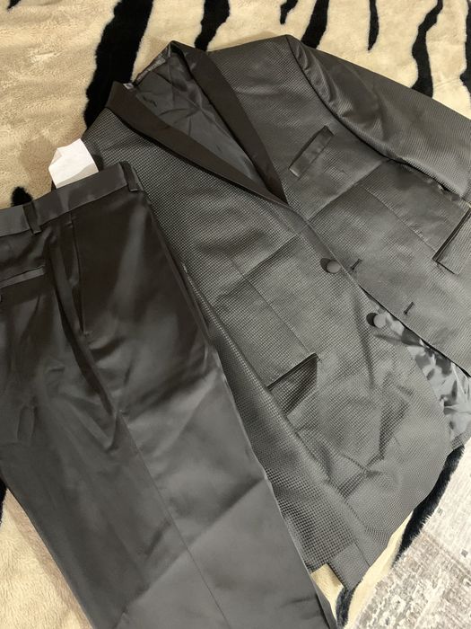 Новый брендовый костюм