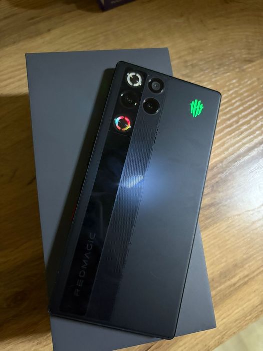 Продам топовый Redmagic 11 pro