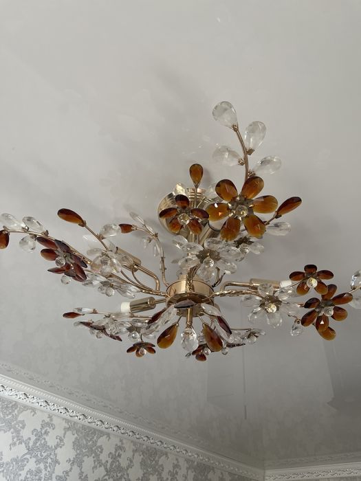 Люстра для зала