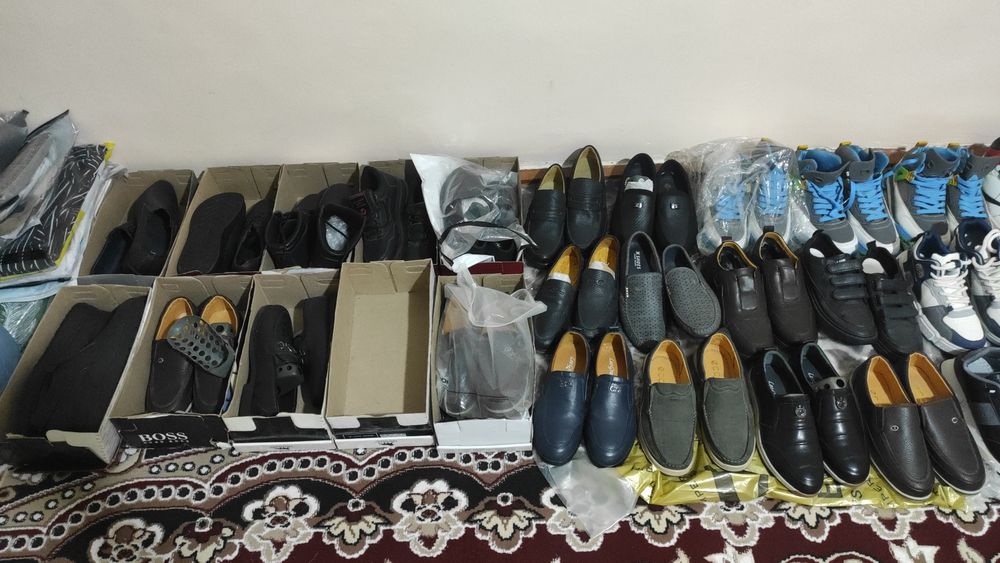 Оёк кийимлар сотилади