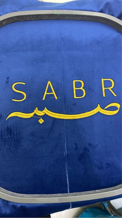 Машинная вышивка и вышивка логотип оптом на одежде вышивка надписи ...