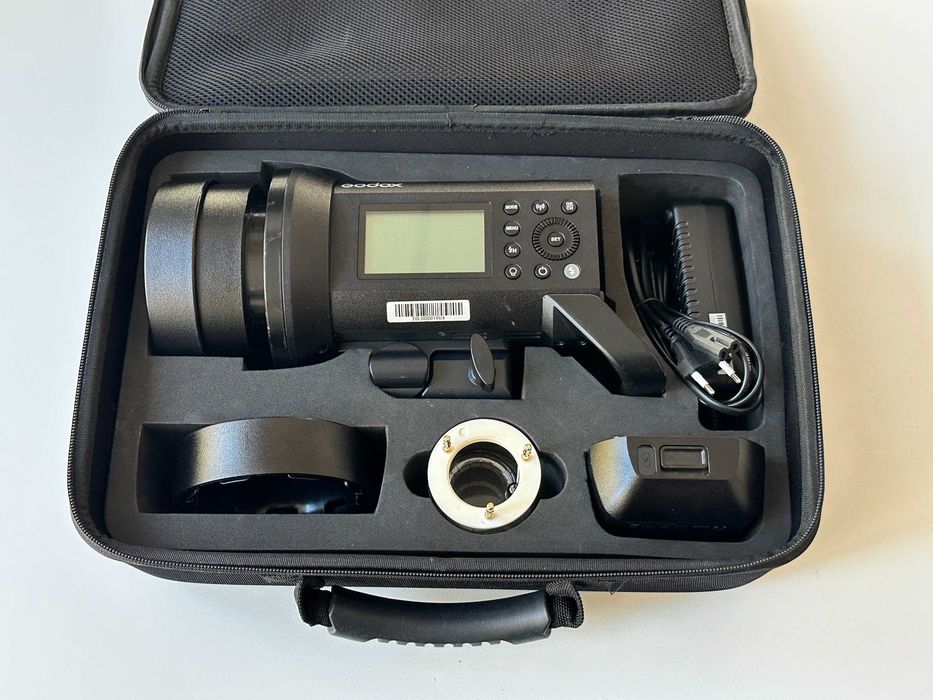 Godox AD400 Pro светкавица