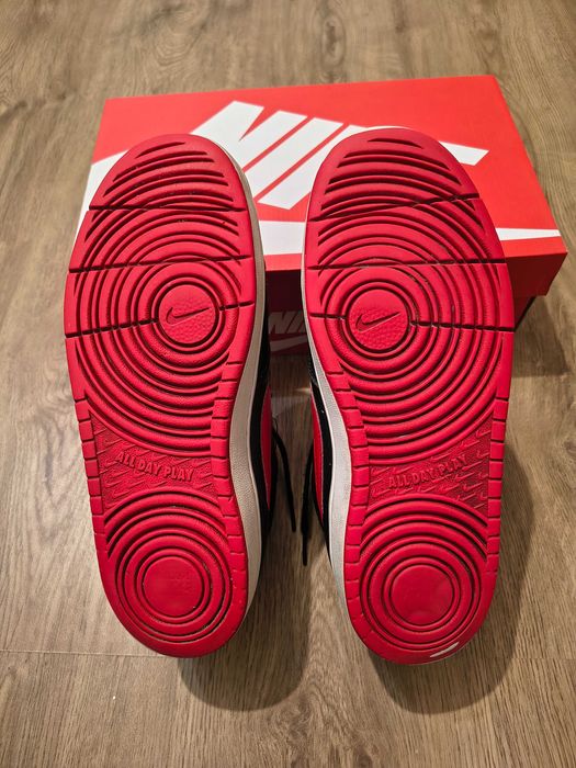 Nike court borough mid 2