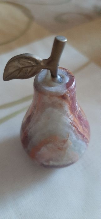 сувенирная груша из оникса