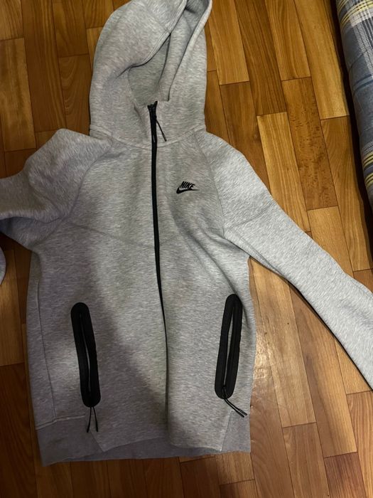продам легитную Nike tech fleece