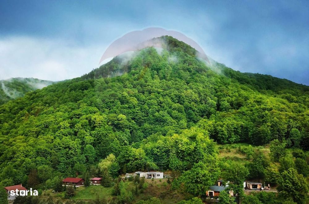Complex turistic de vânzare în Slănic Moldova