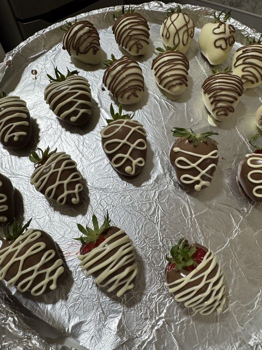 Клубники в шоколаде на заказ