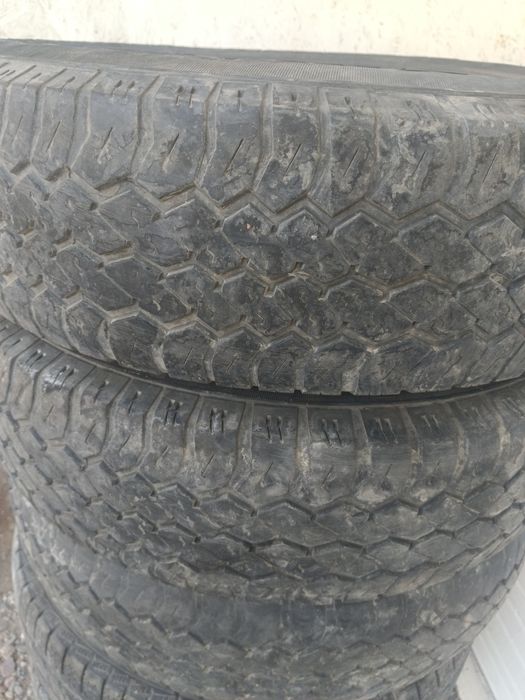 Б/у шины кардиант215/75 R16