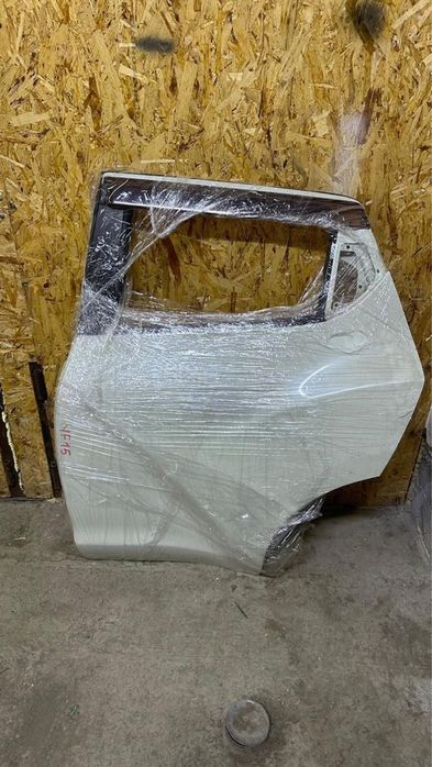Продам дверь от автомобиля Nissan Juke