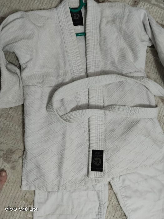 Продам Кимоно в хорошем состоянии