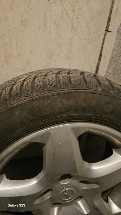 Гуми с джанти Kumho Winter 205 55 16