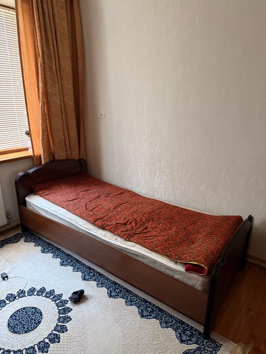 Кровать с матрасом