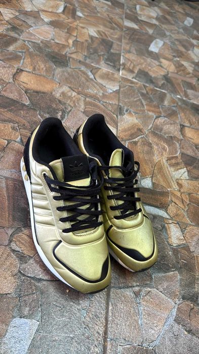 Adidasi Adidas LA Trainer II (L.A. Trainer 2) – Ediție Aurie / Negru – Mărimea 42