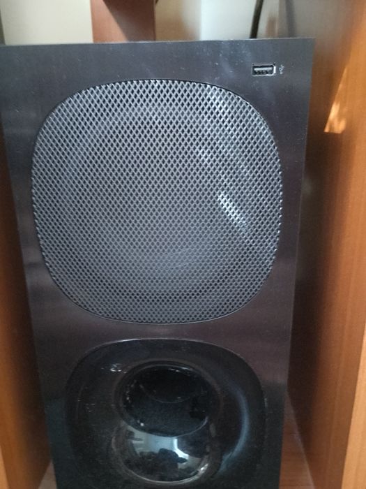 Саундбар Сони HT-S4 0Rерфектно състояние още с гаранция.Продавам го защото не се ползва.Обща мощност 600вата.