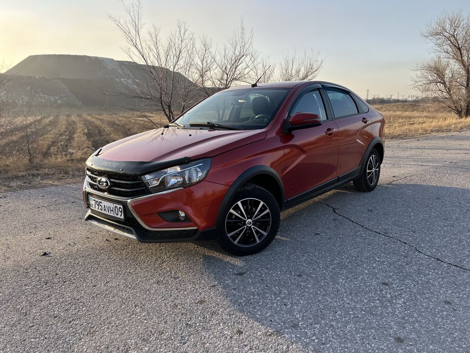 Продам Весту кросс