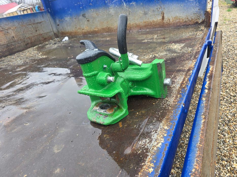 Cupla automata tractor