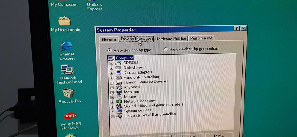 Calculator vechi cu Windows 98 pentium 4 socket 478 model Hp D530