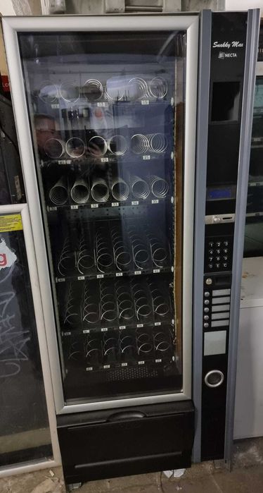 Automat/vendomat/tonomat/aparat snack / vending / rece / sucuri