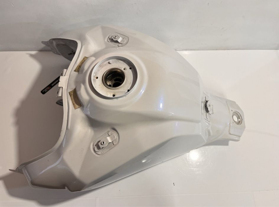 Резервоар Suzuki V-Strom DL 650 2015