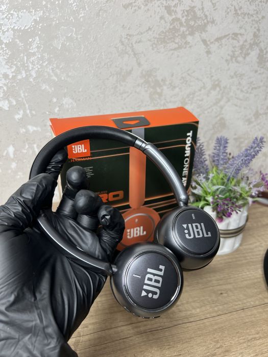 Наушник JBL А19 с  чехлом