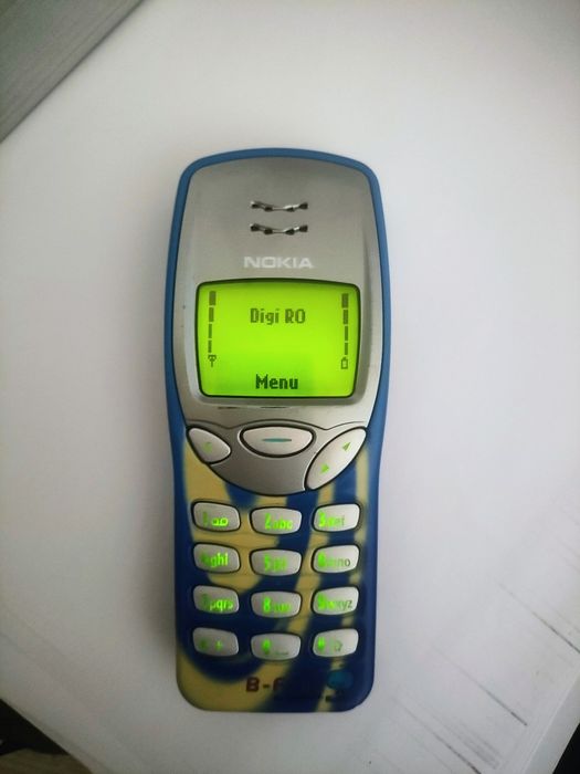 Nokia 3210 ( liber de rețea, impecabil)