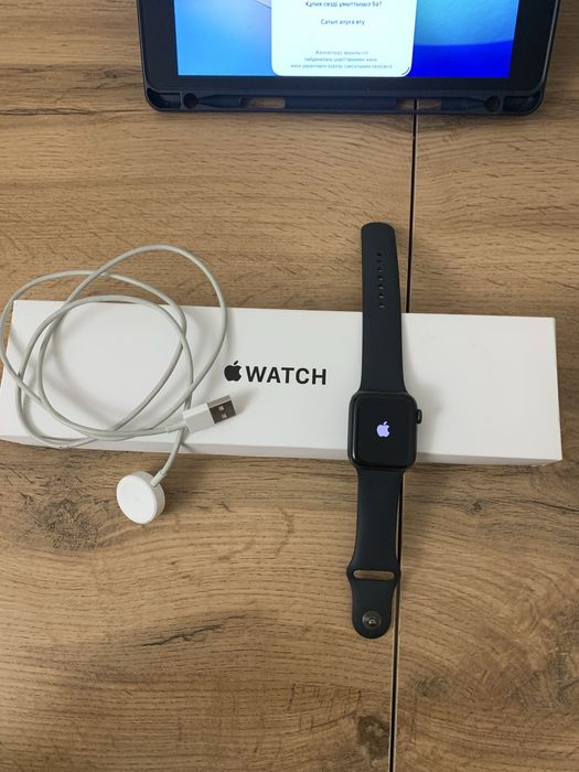 Apple Watch SE 2 — 40 мм