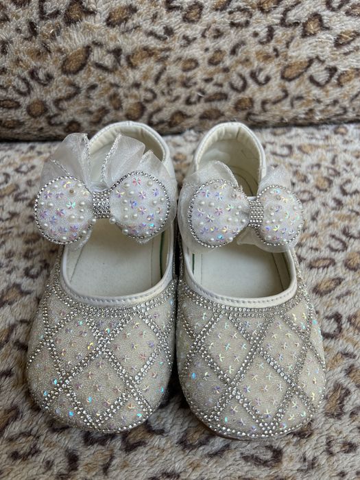 qizaloqlar tuflisi sotiladi