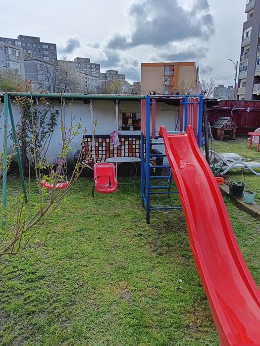 Tobogan cu 2 leagane,cadru metalic