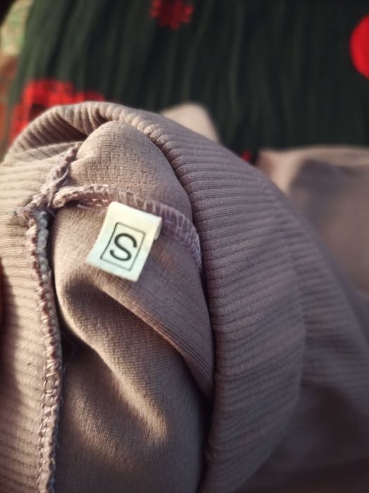 Pantaloni scurți