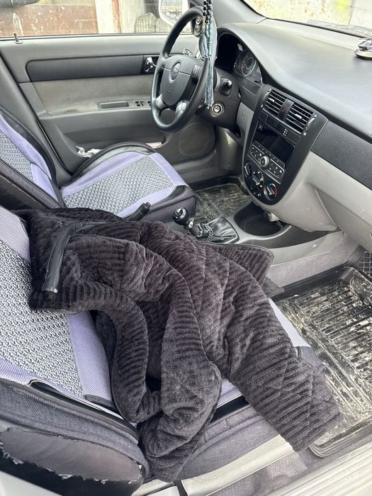 Jentra мошинаси сотилади