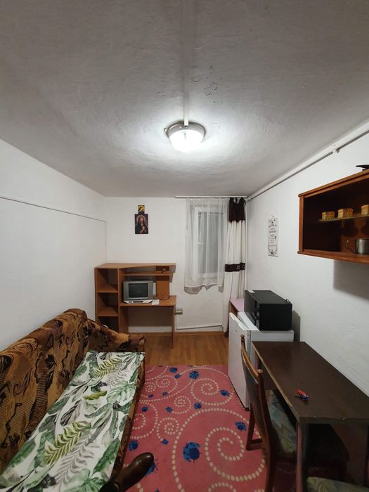 Garsoniera de închiriat