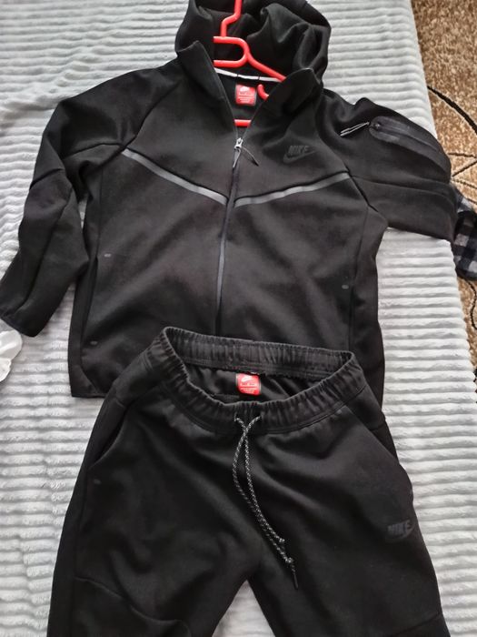 Здравейте продавам якета