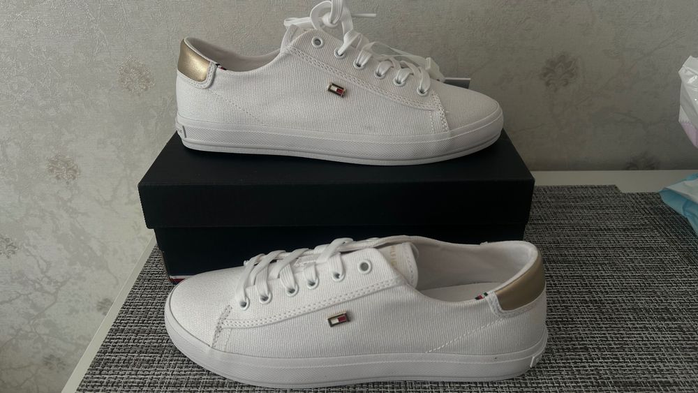 Кроссовки Tommy Hilfiger