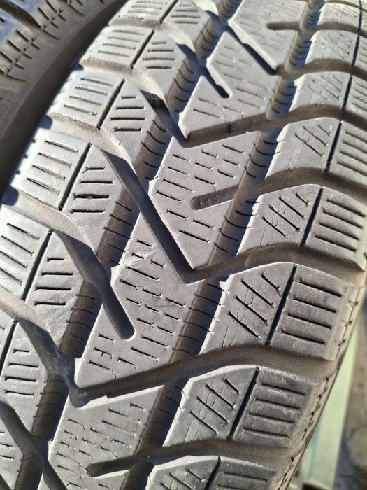 2 Anvelope  de iarnă 175 65 r15 Pirelli