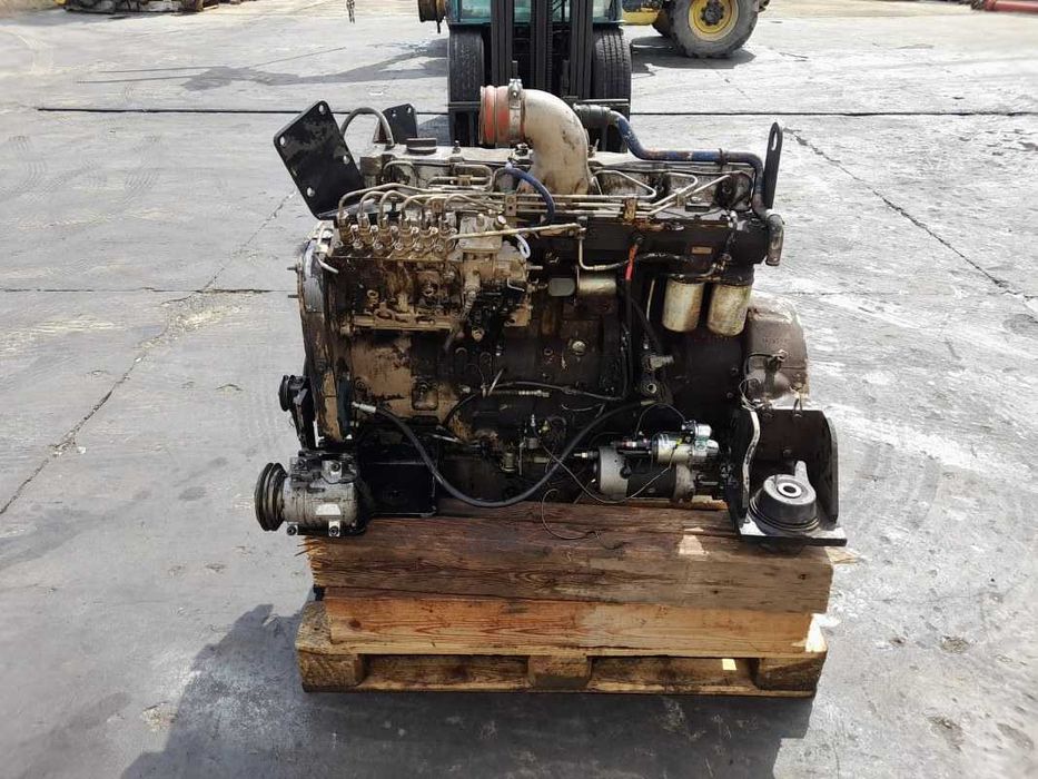 Motor Cummins C8.3 pentru excavator Hyundai R 320 - 7