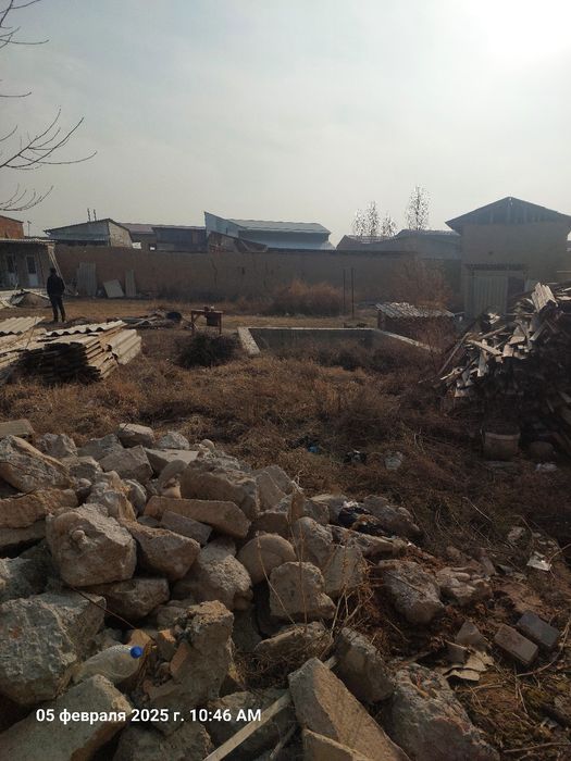 Nazarbek Tekstilda 8 sotik yer sotiladi