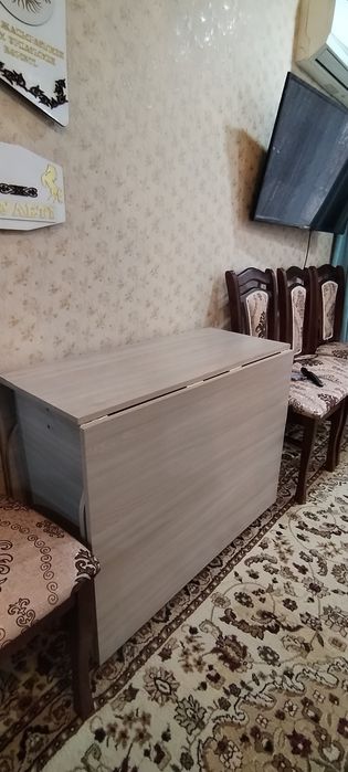 Срочно продаётся стол для гостиной