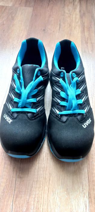 Работни обувки UVEX