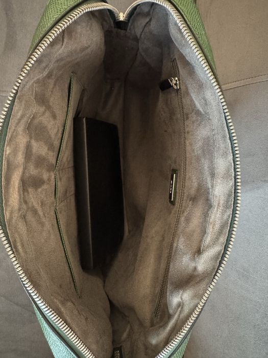 Hugo Boss кожена чанта