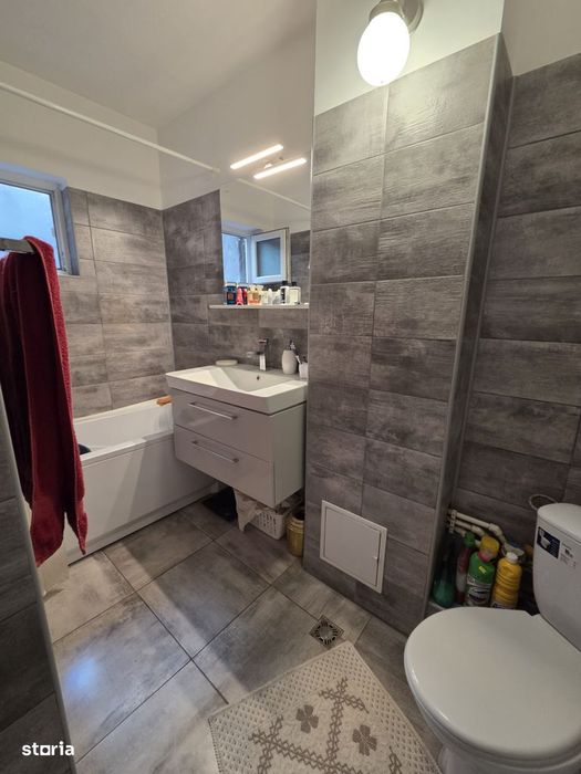 3 Camere confort 1 Garii Mobilat complet