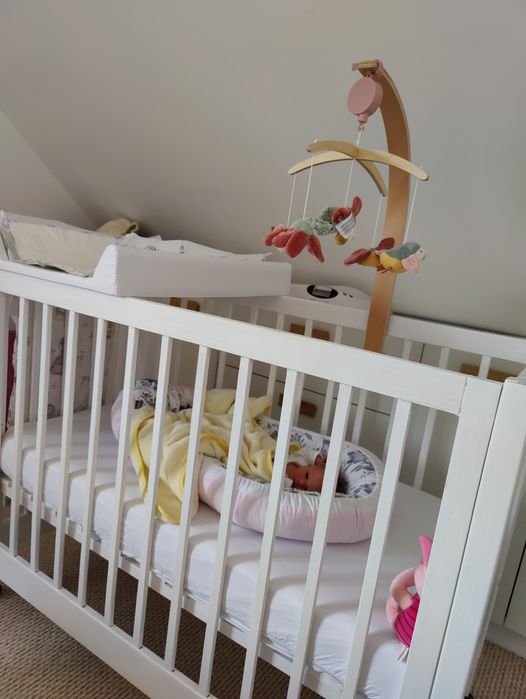 Pătuț bebe lemn masiv+saltea cocos+carusel+organizator