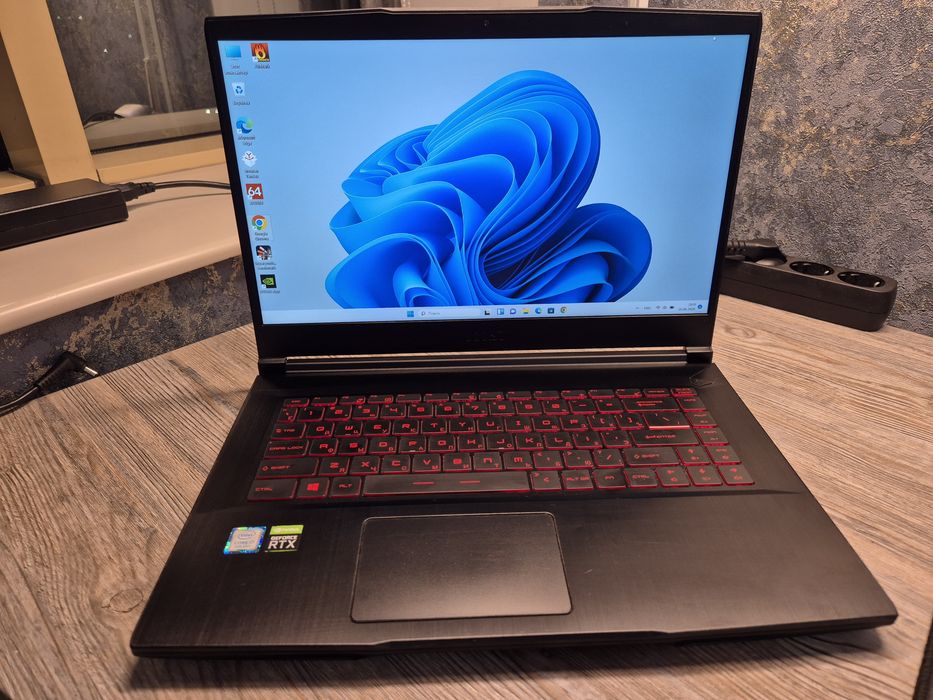 Мощный игровой ноутбук MSI Corei7 RTX 2060