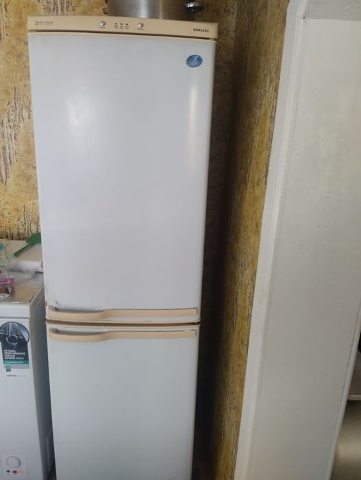 Продам холодильник