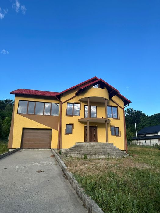 Vila moderna cu vedere panoramica, aproape de oras
