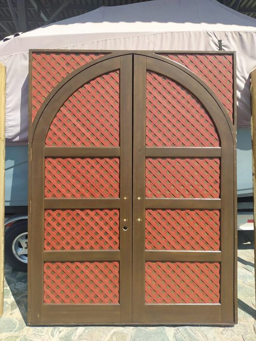 Продам межкомнатные деревянные двери