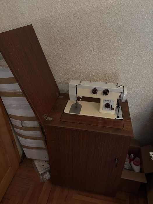 Masina cusut electrica ruseasca