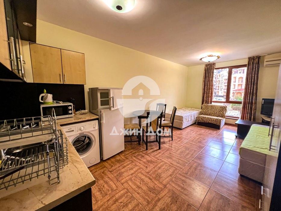 Продава се Едностаен апартамент в Свети Влас - 35 кв.м за 1058 €/кв.м - Снимка #1