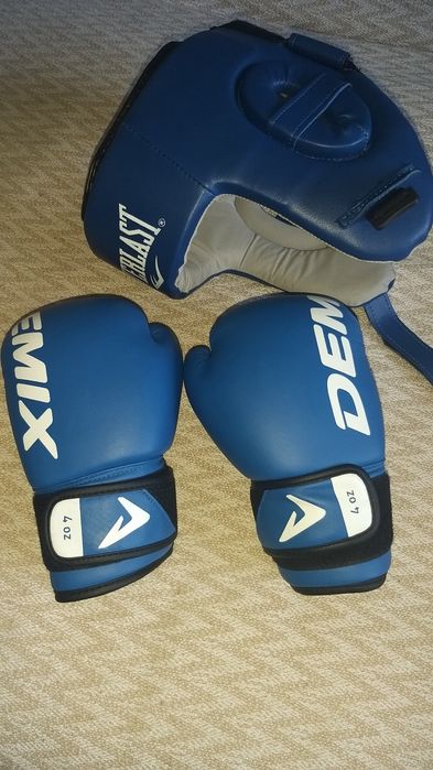 Перчатки практически новые