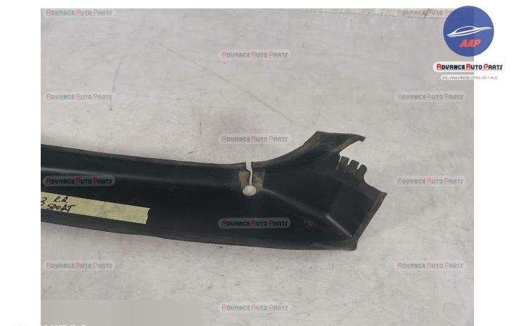 Вътрешна Тапицерия на Багажник Дясна Страна оригинална Ланд Роувър Рей