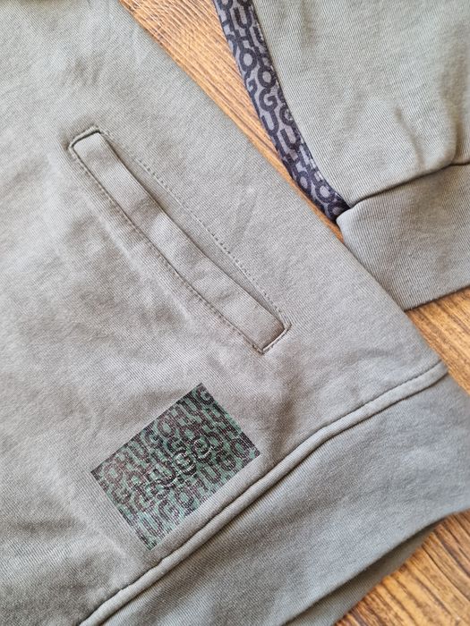 Страхотно мъжко горнище HUGO BOSS размер 2XL